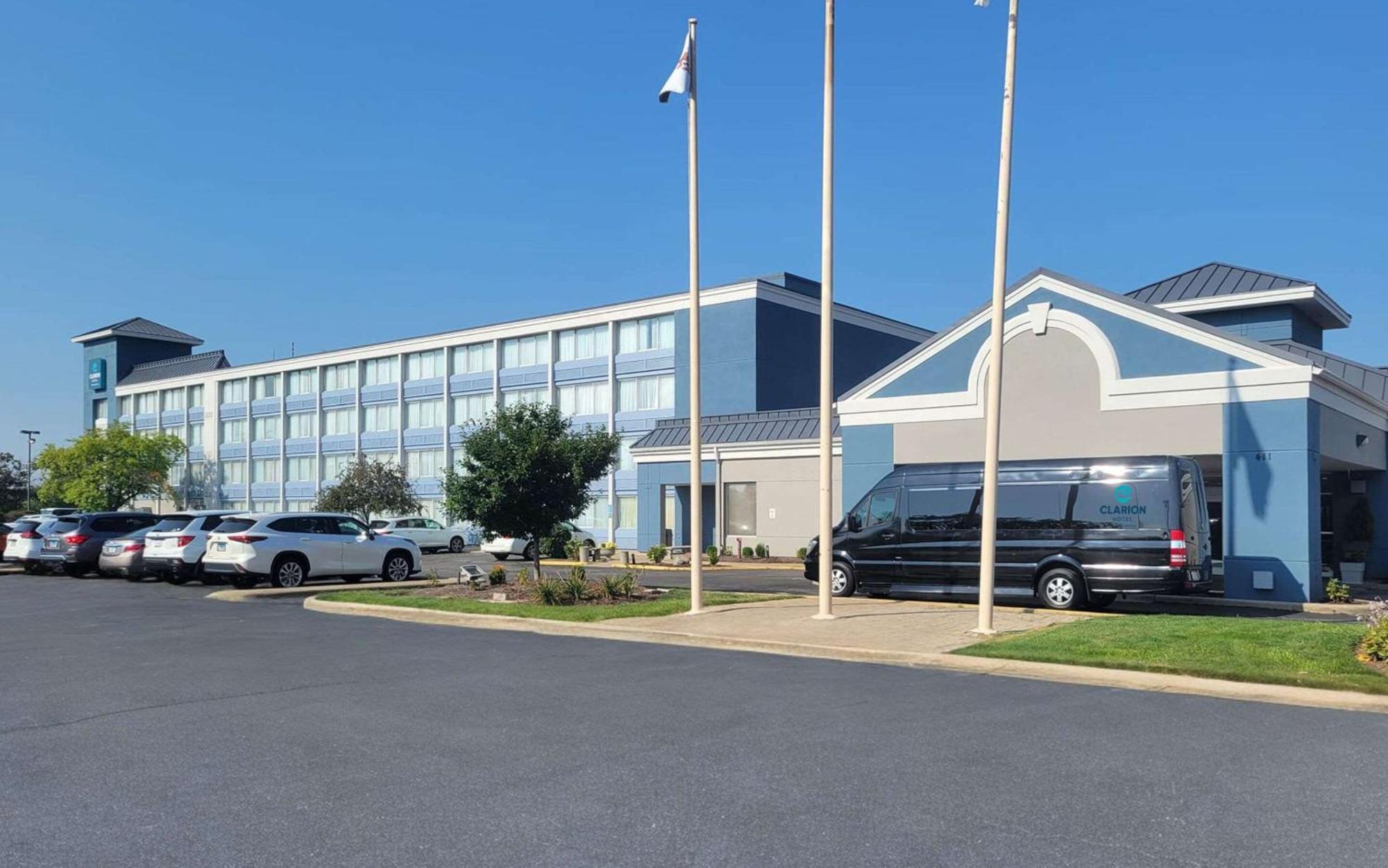 Clarion Hotel & Convention Center Joliet Exterior foto